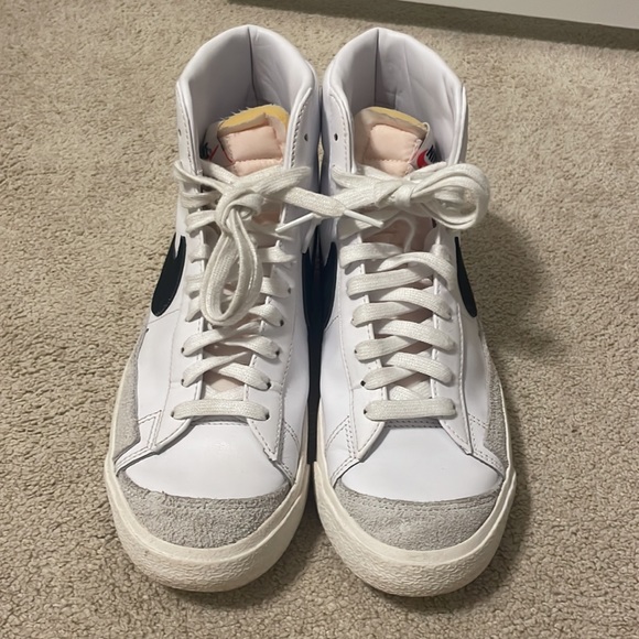 ‼️SOLD‼️ Nike high top blazers women’s size 9.5 - Picture 2 of 13